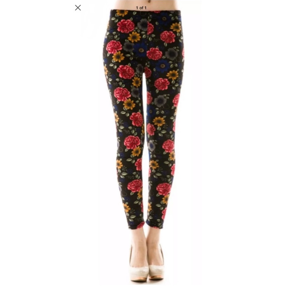 SALE~LUV SPORTS~FLORAL~LEGGINGS~PLUS~ONE SIZE~SALE